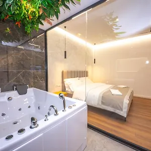 **** Otel Riviera Arnavutluk