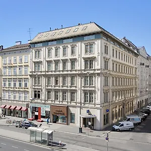 4* Otel Living An Der Oper